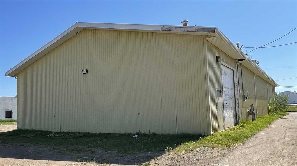 9902 98 Street, High Level, AB