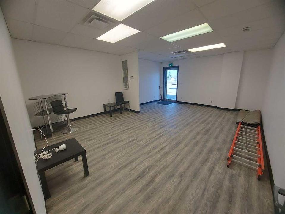 1 - 4418 50 Avenue, Red Deer, AB