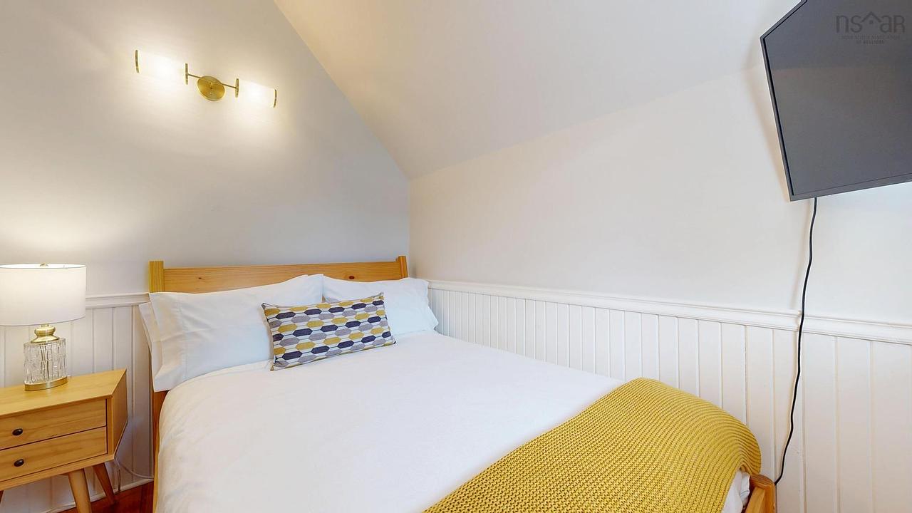 558 Main Street, Mahone Bay, NS