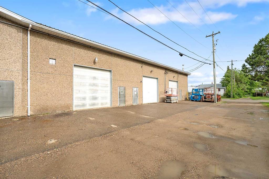 2 - 5702 50 Avenue, Lloydminster, AB