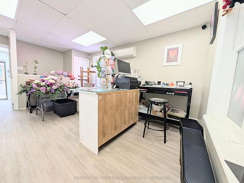 15 Main Street South, Newmarket, ON