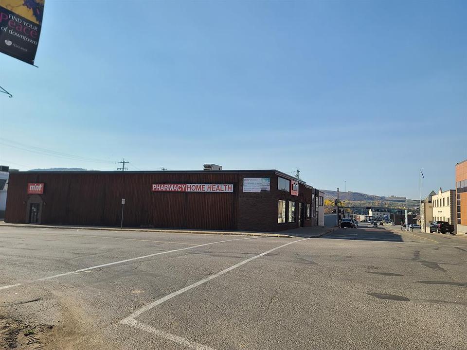 10013 100 Avenue, Peace River, AB