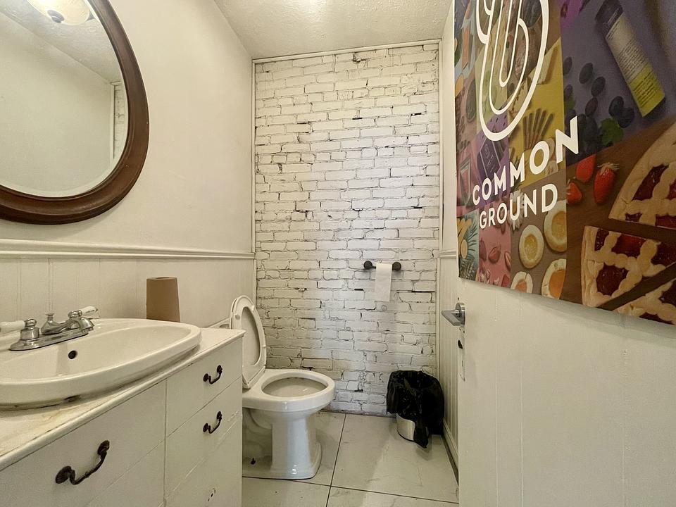 438 Richards Street, Vancouver, BC