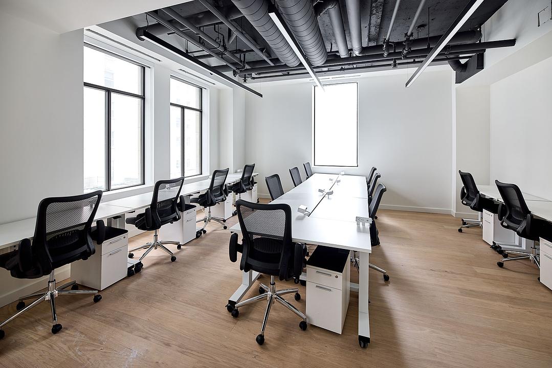 1325 - 302 Bay Street, Toronto, ON