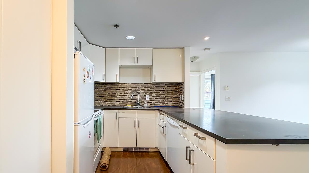 477 Powell St, Vancouver, BC