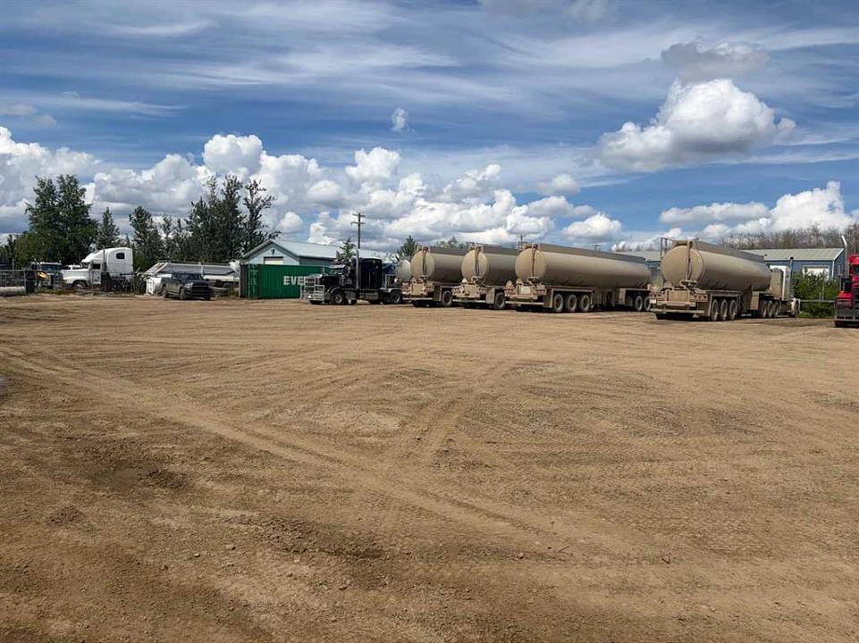 300 1B Avenue, Fox Creek, AB