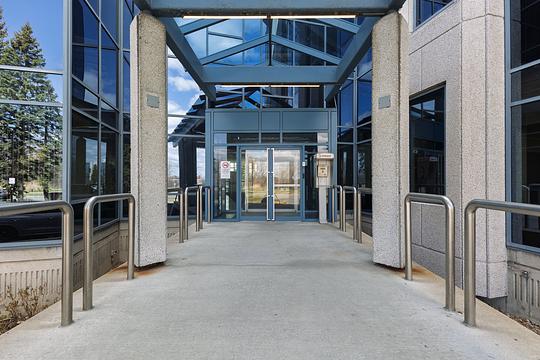 9900 Boulevard Cavendish, Montréal, QC
