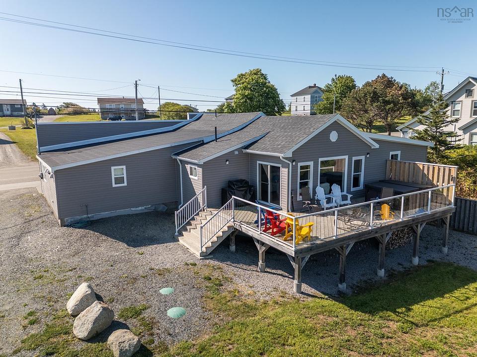 1861 Highway 1, Church Point, NS
