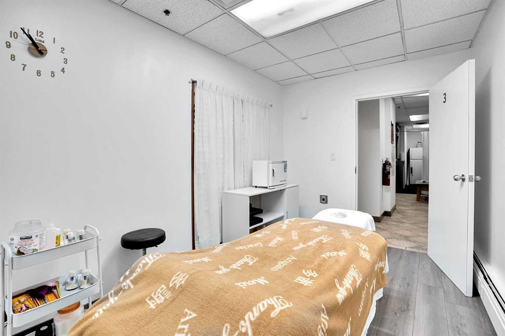 1330 12 Avenue Southwest, Calgary, AB