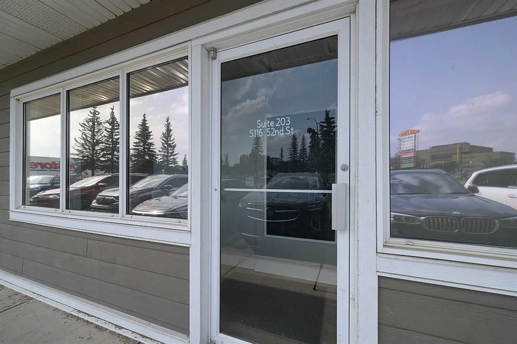 203 - 5116 52 Street, Red Deer, AB