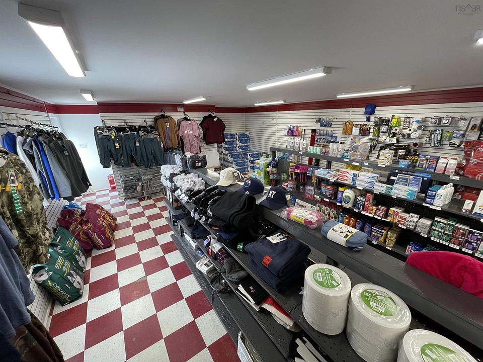 15 Pere Goirrior Avenue, Chéticamp, NS