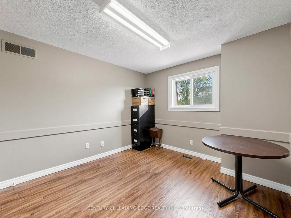 21 Metro Road South, Georgina, ON