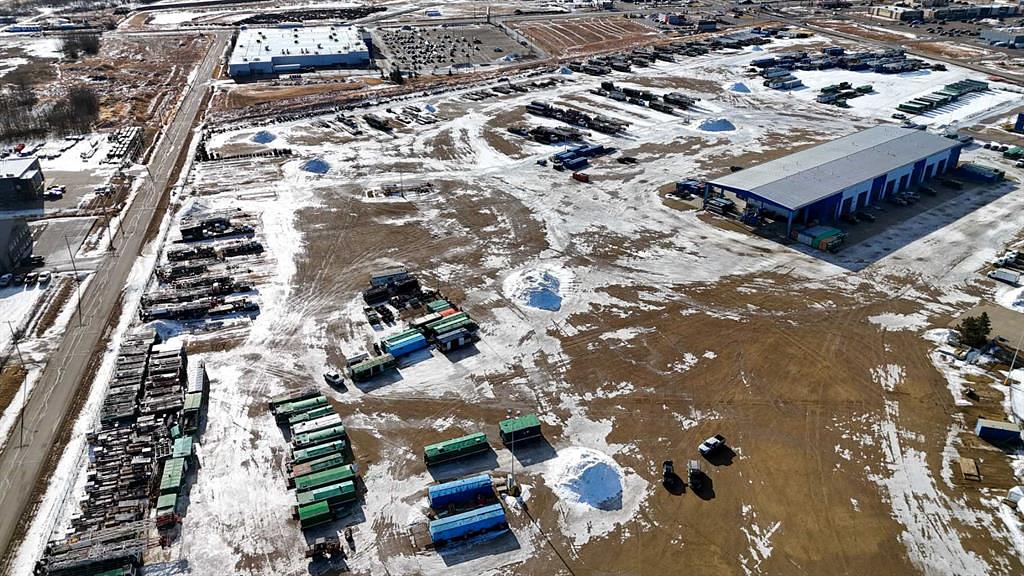 5 Schenk Industrial Road, Sylvan Lake, AB