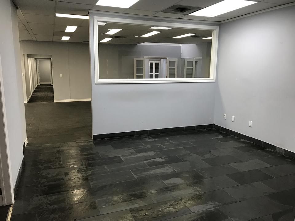 209 - 323 Kerr St, Oakville, ON