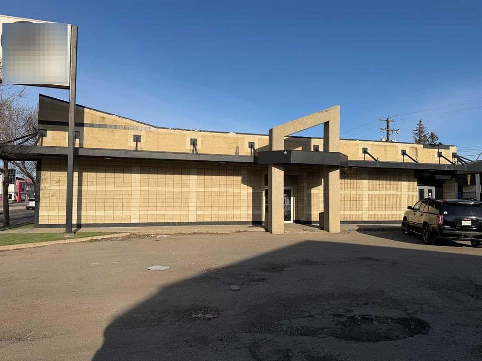 10508 100 Avenue, Grande Prairie, AB