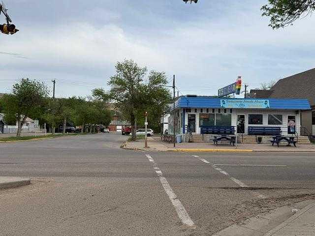 202 2 Street West, Drumheller, AB