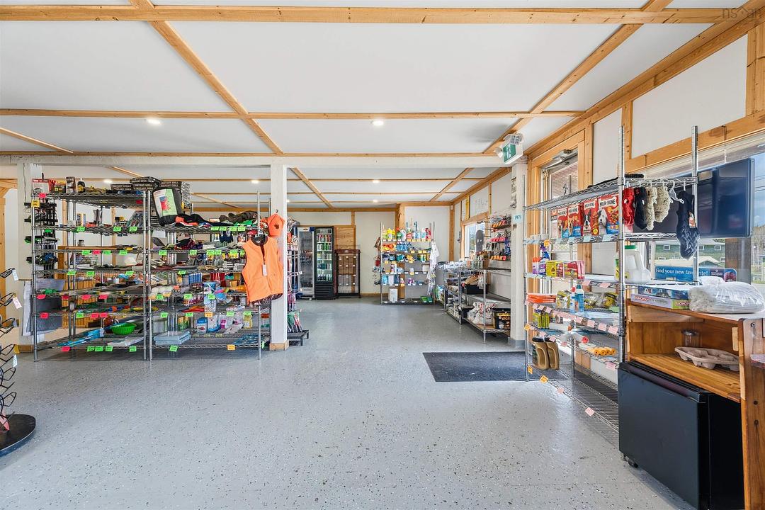 9645 Highway 8, Caledonia, NS