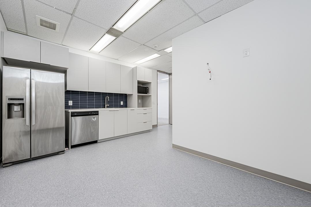 1200 - 180 Dundas Street West, Toronto, ON