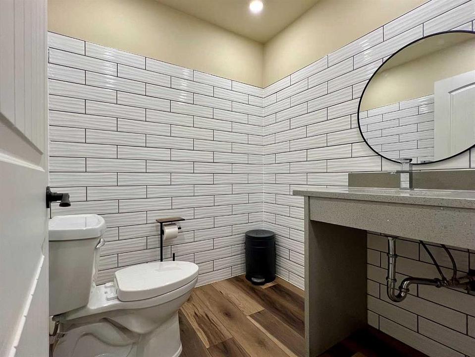 923 6 Avenue Southwest, Calgary, AB