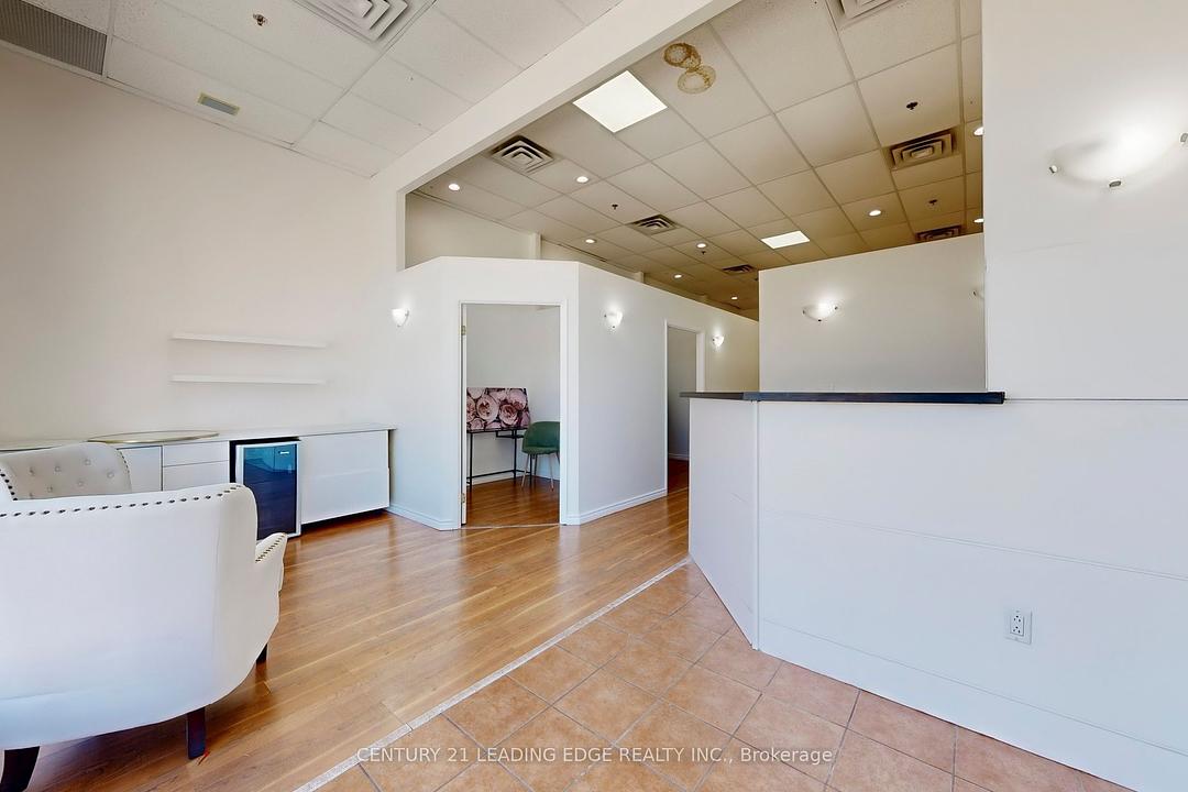 5 - 17080 Bathurst Street, Newmarket, ON