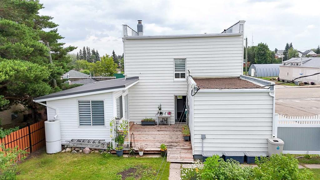 2124 20 Street, Delburne, AB
