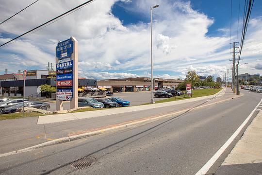 1725 St-Laurent Boulevard, Ottawa, ON