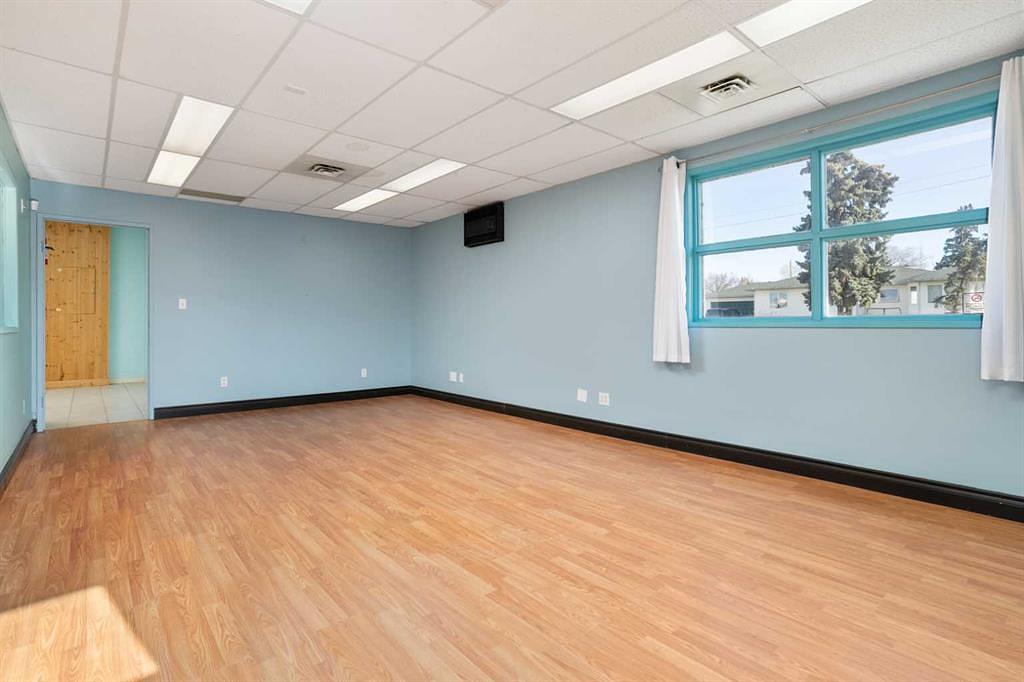 5038 49 Street, Daysland, AB