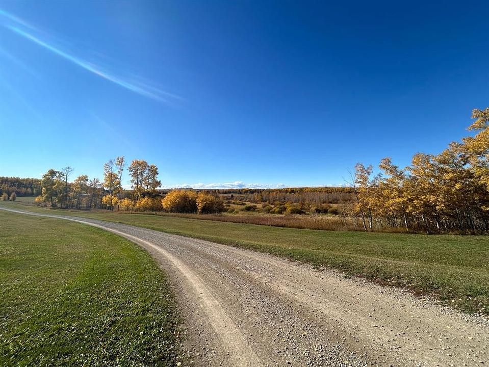Township Road 323a, Mountain View County, AB