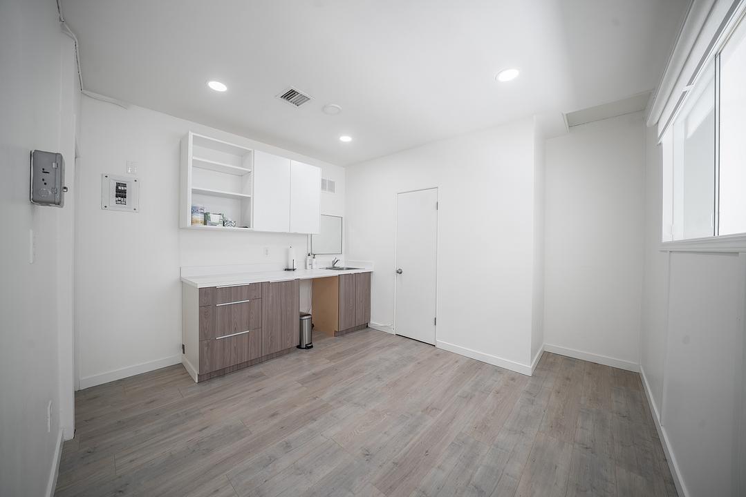 108 - 2096 West 41st Avenue, Vancouver, BC
