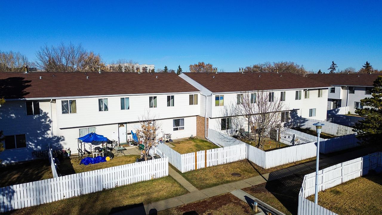 11915 34 Street Northwest, Edmonton, AB