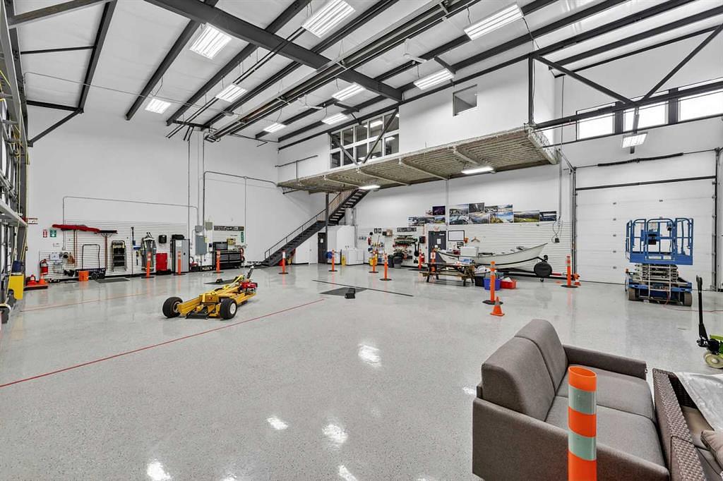 H3 - 624 Hurricane Drive, Calgary, AB