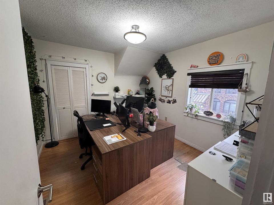 12615 Stony Plain Road, Edmonton, AB