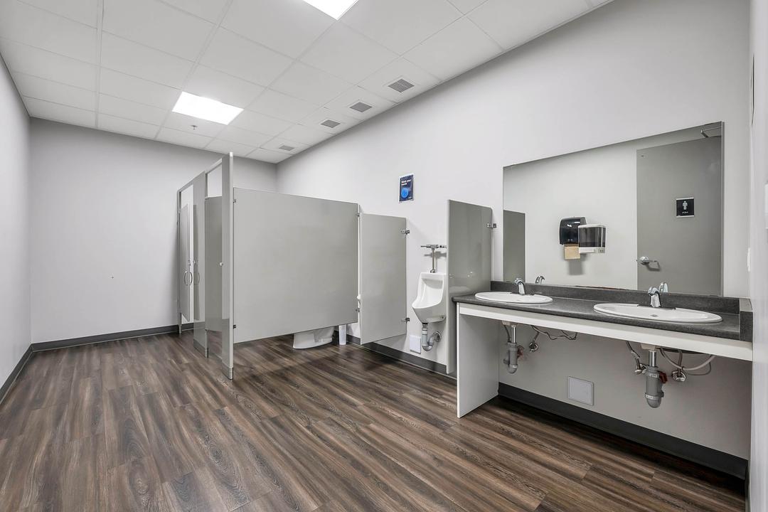 19055 Airport Way, Pitt Meadows, BC