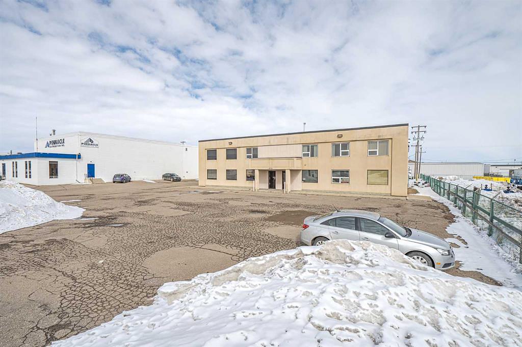 Bay 4 - 5208 62 Street, Lloydminster, AB