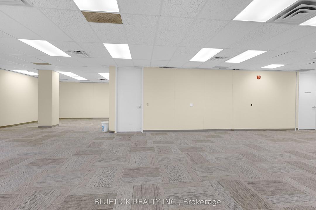 310 - 710 Dorval Drive, Oakville, ON