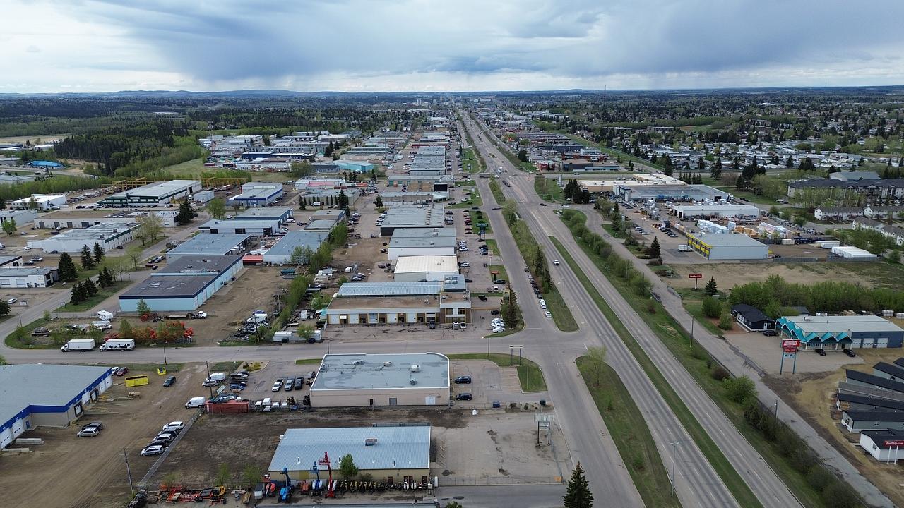 7895 50 Avenue, Red Deer, AB