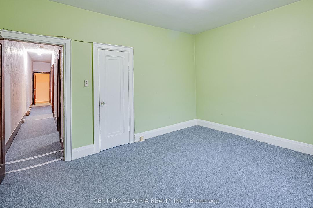 1564 Danforth Avenue, Toronto, ON