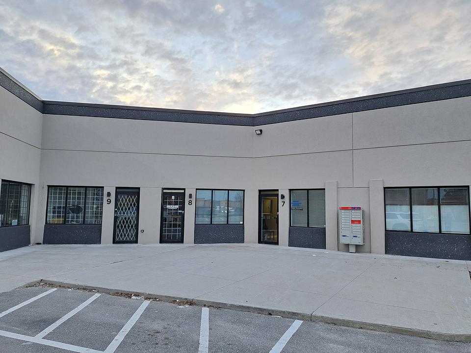 7 - 140 Advance Blvd, Brampton, ON