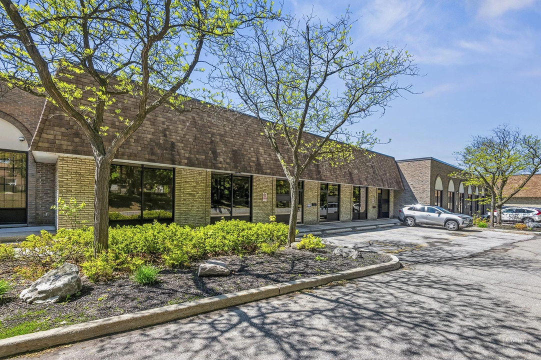 9 - 1361 Huntingwood Drive, Toronto, ON