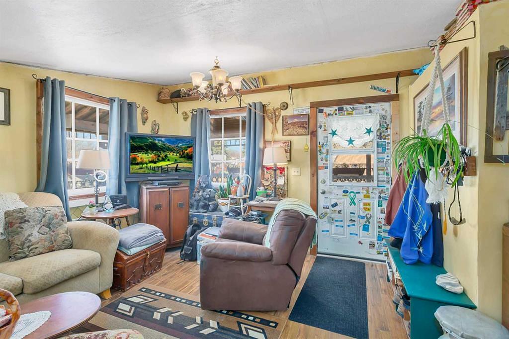 48 Main Street East, Big Valley, AB