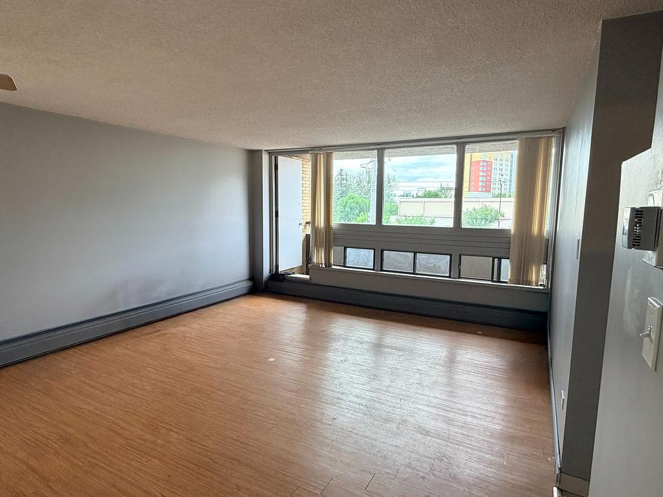 1133 17 Avenue Northwest, Calgary, AB
