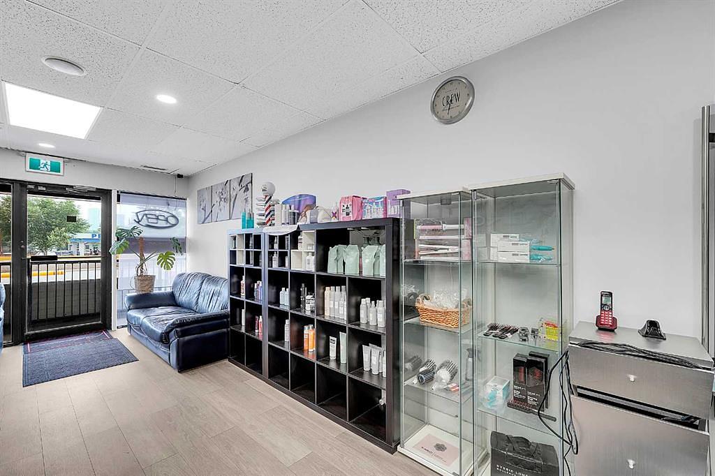 222 16 Avenue Northeast, Calgary, AB