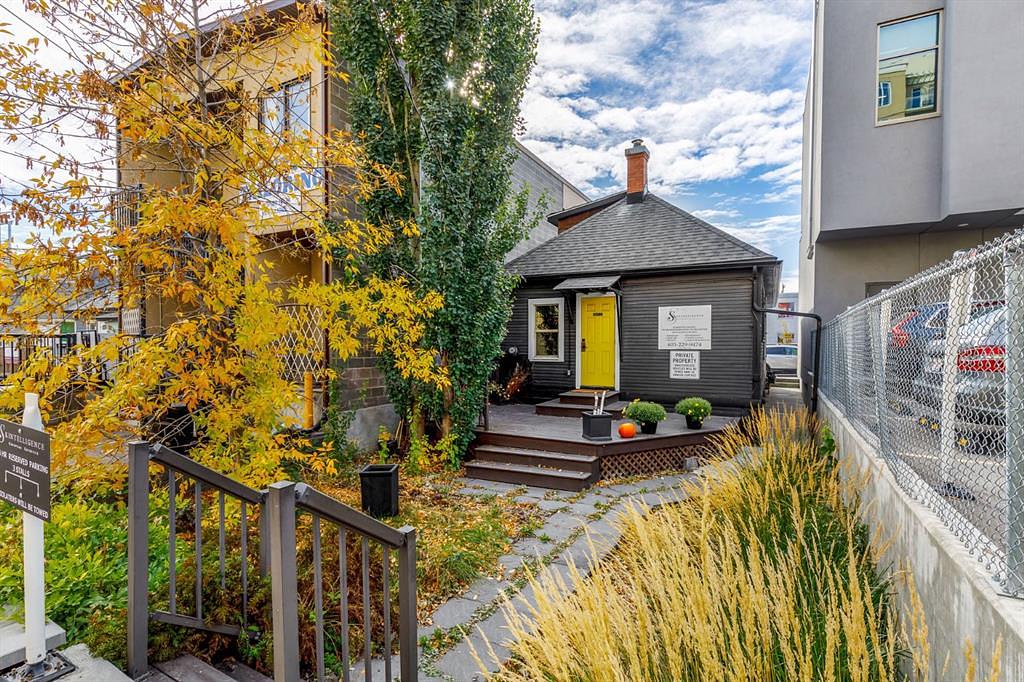 2032 34 Avenue Southwest, Calgary, AB