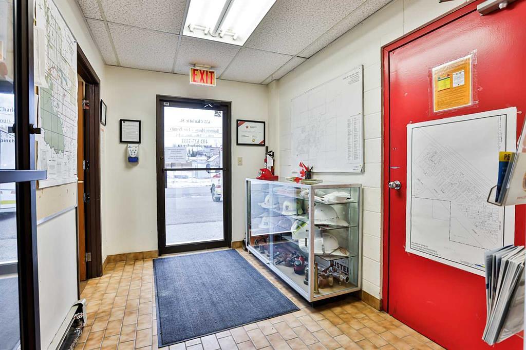 655 Charlotte Street, Pincher Creek, AB