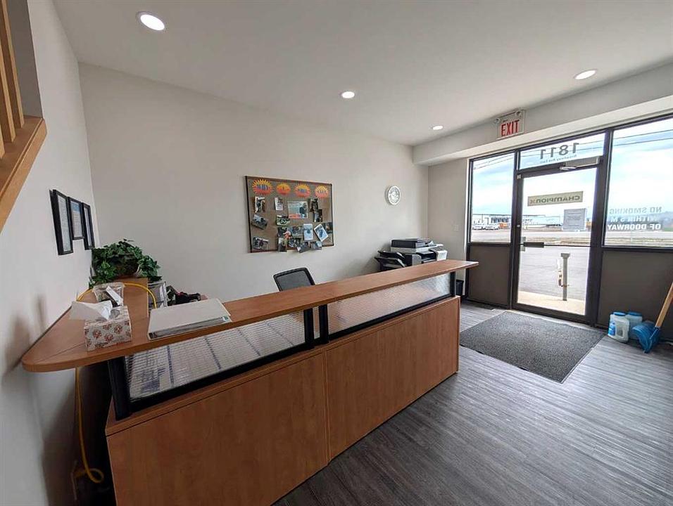 1811 Broadway Avenue East, Redcliff, AB