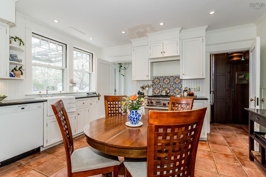 12 Linden Avenue, Wolfville, NS