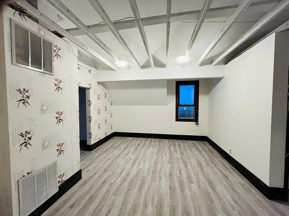 109 14 Street Northwest, Calgary, AB