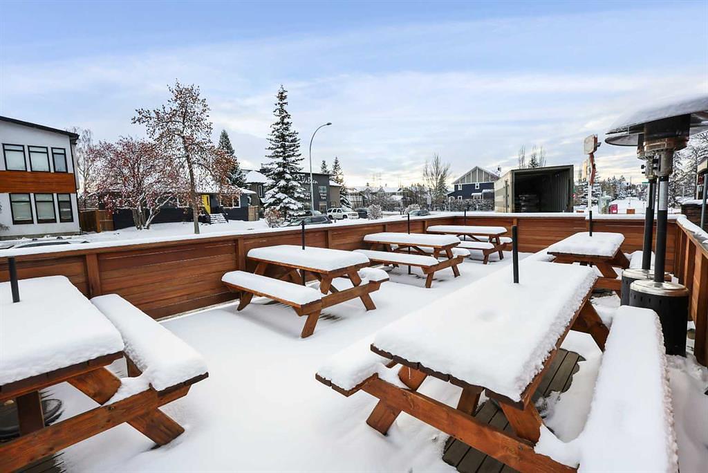 2040 42 Avenue Southwest, Calgary, AB