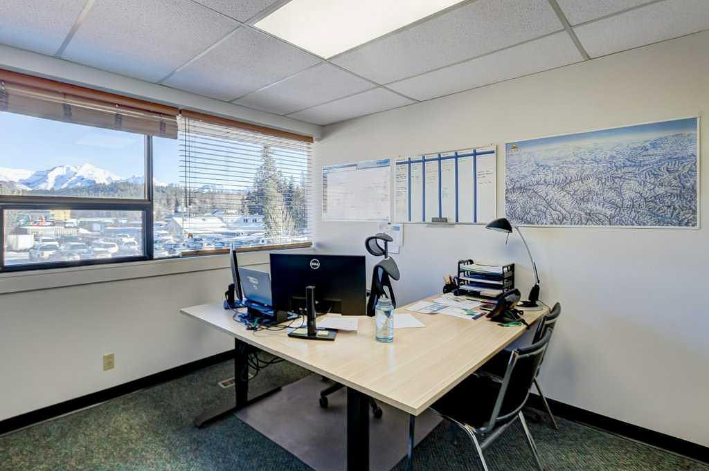 106 - Jay Street, Banff, AB