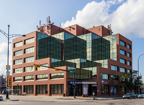 1701 Centre St NW, Calgary, AB